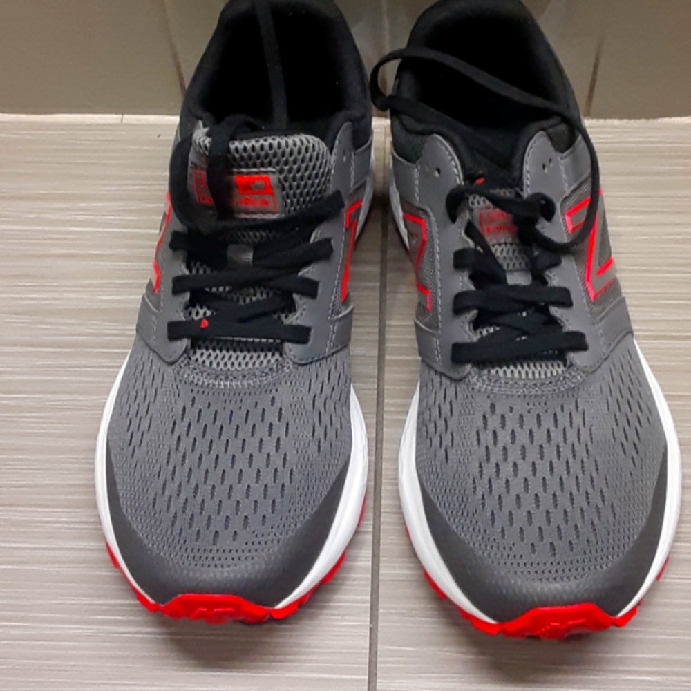 New Balance 520 size 9 (men's) grey and orange
